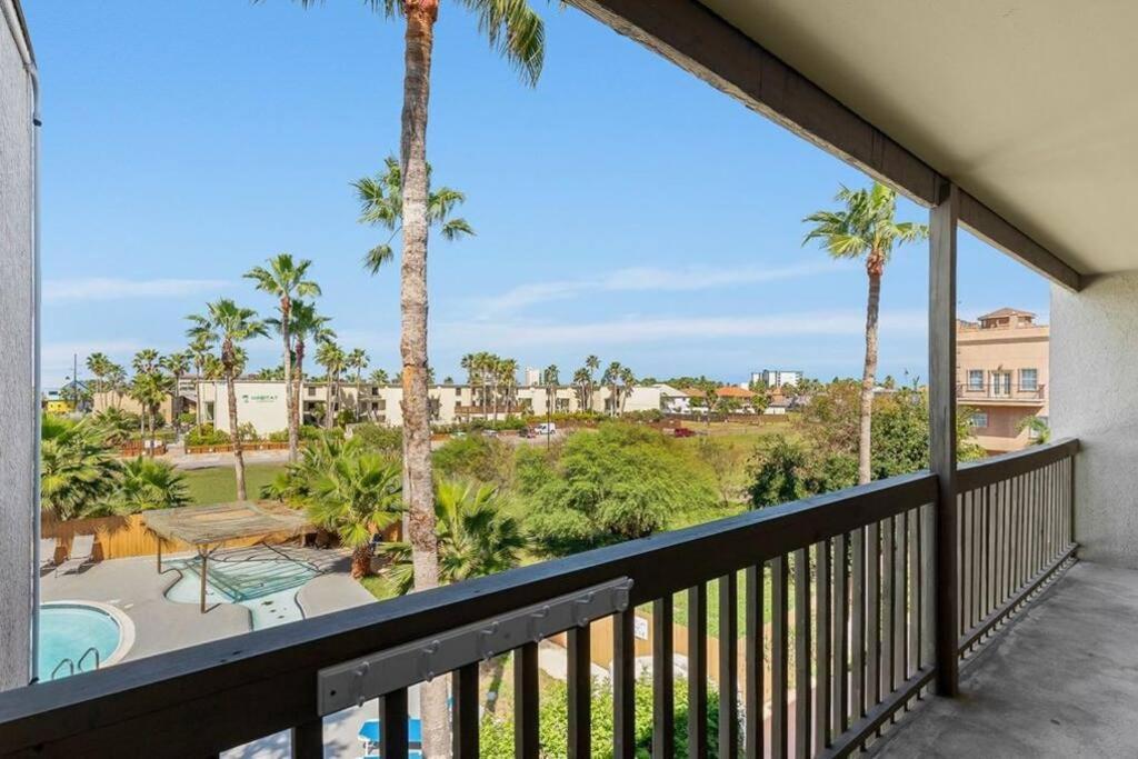 2 Bed 2 Bath Condo By Beach With Resort Pool サウス・パドリー・アイランド エクステリア 写真